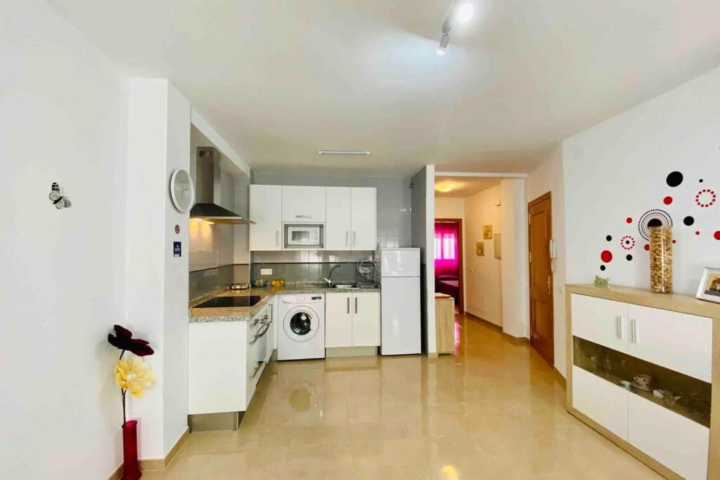 “smile Nerja” Chic With Wifi, 4 Guests Apartment *